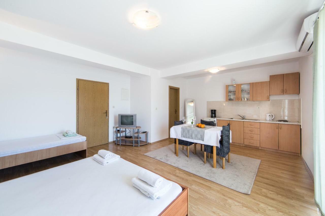 Apartments Barbir Плоче Екстериор снимка